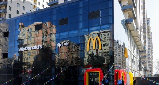 “McDonald's”ın köhnə Nəsimi bazarının yerində yeni restoranı açılıb 